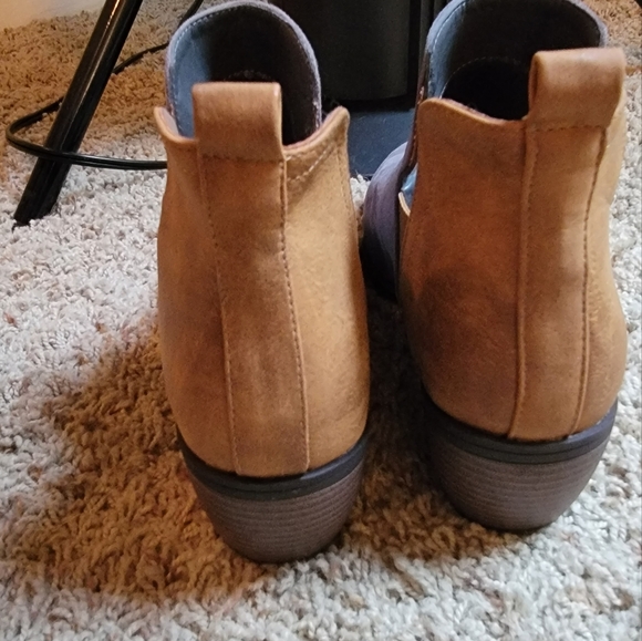 Short booties - Picture 2 of 4